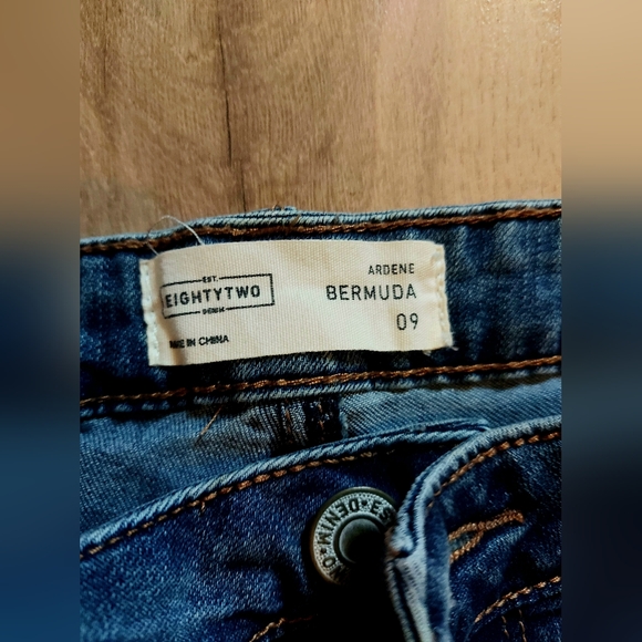 Ardene Bermuda Shorts women's size 9 - Picture 3 of 4